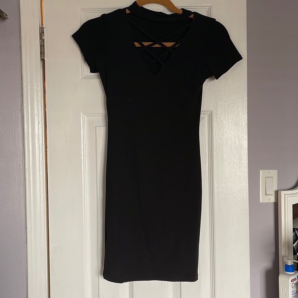 Black bodycon dress
